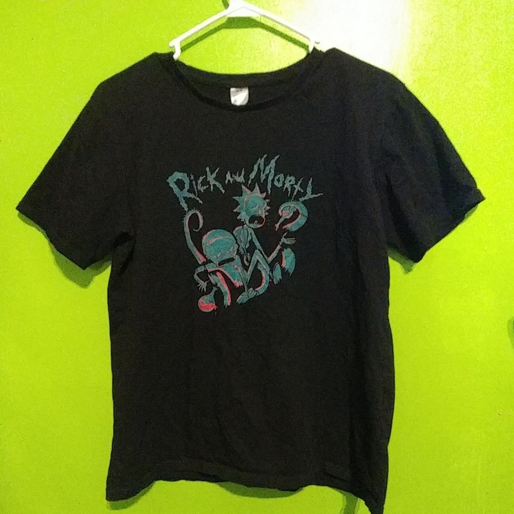 Rick and Morty graphic tee!